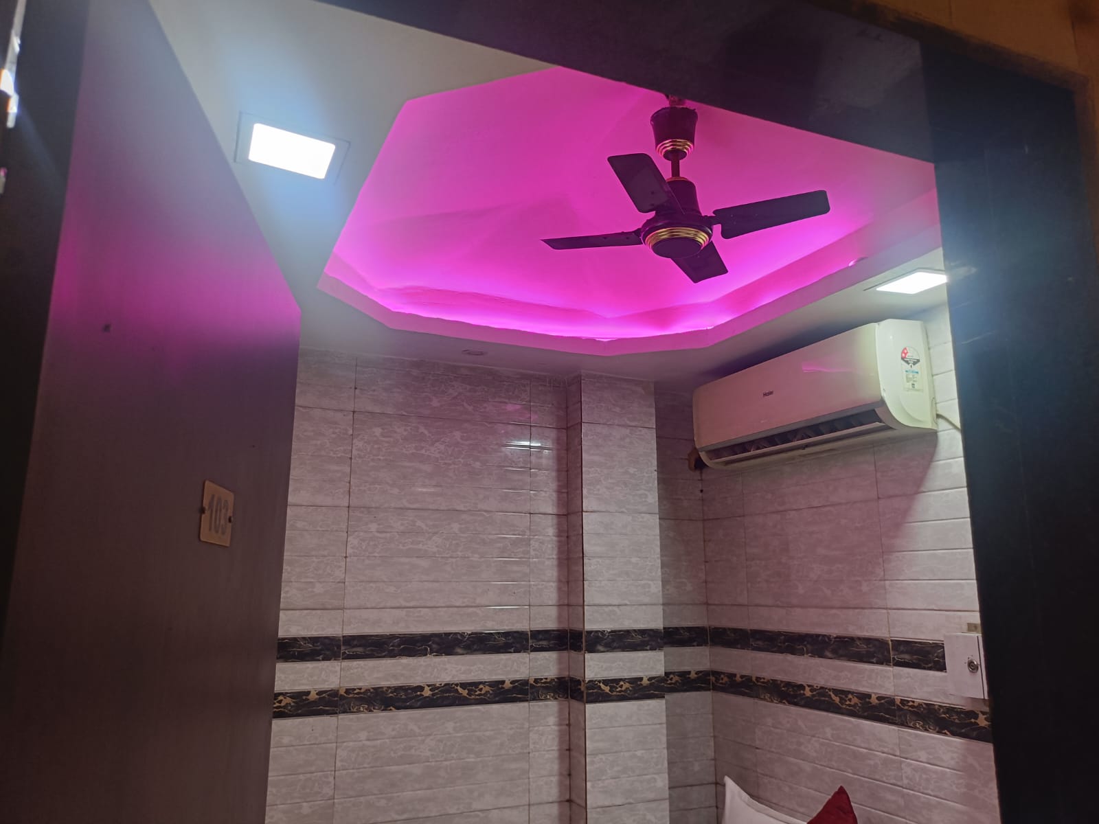 24 Hour Stay Room